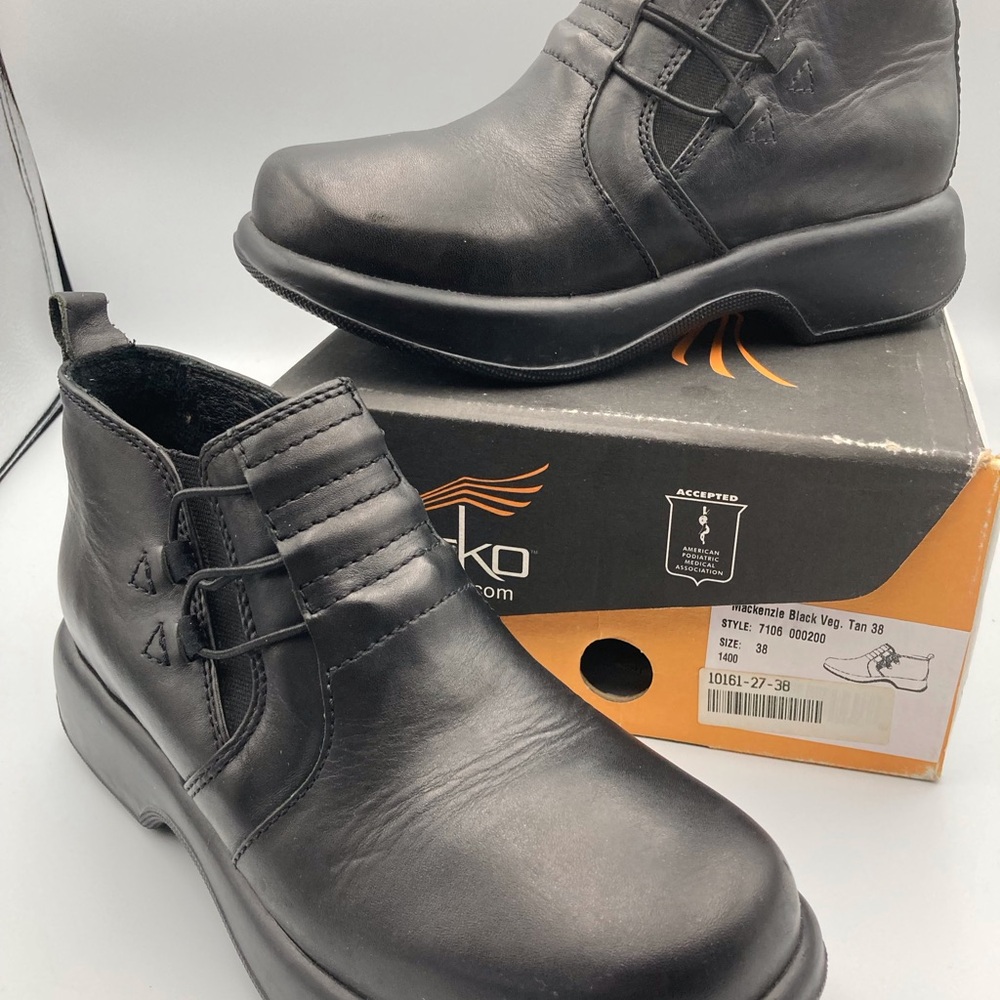 DANSKO WOMEN’S BLACK LEATHER SLIP ON CLOG/ ANKLE BOOT, SIZE 7.5-8  Y2K, GOTH